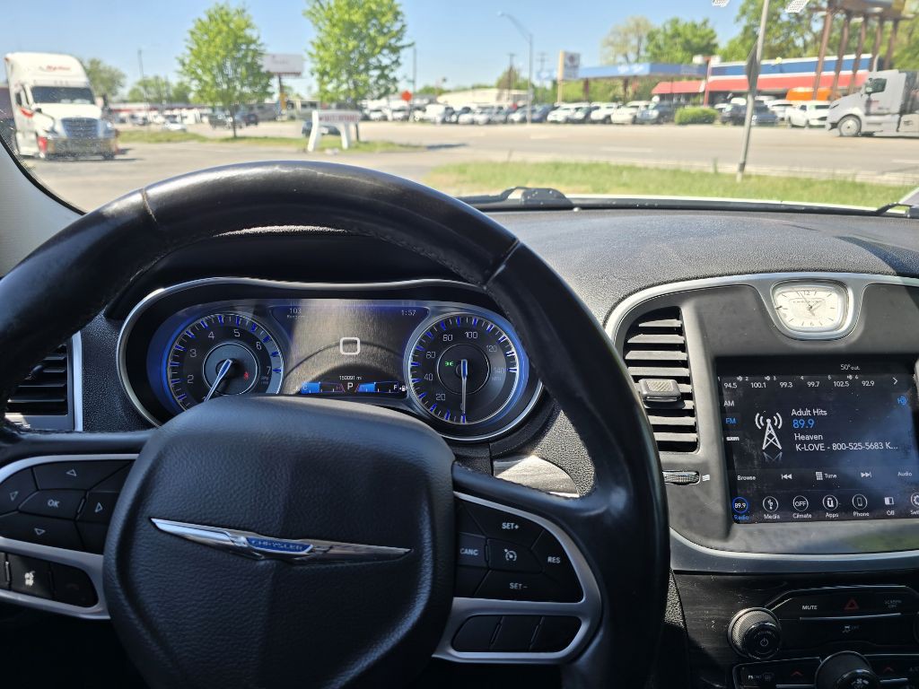 2018 Chrysler 300 Image 14