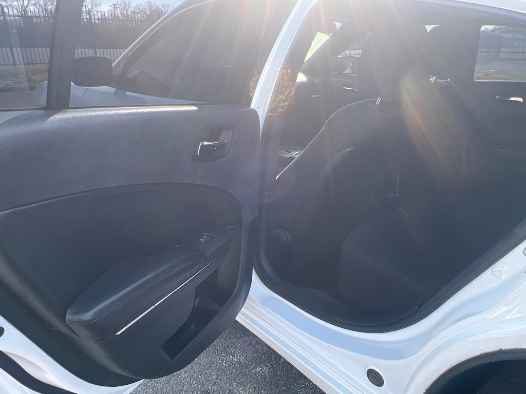 2014 Dodge Charger Image 15