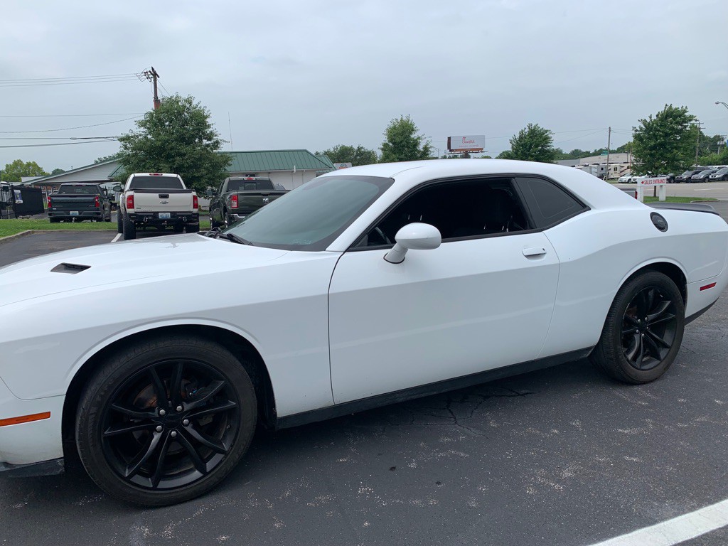 2016 Dodge Challenger Image 2