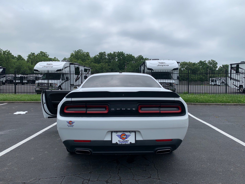 2016 Dodge Challenger Image 6
