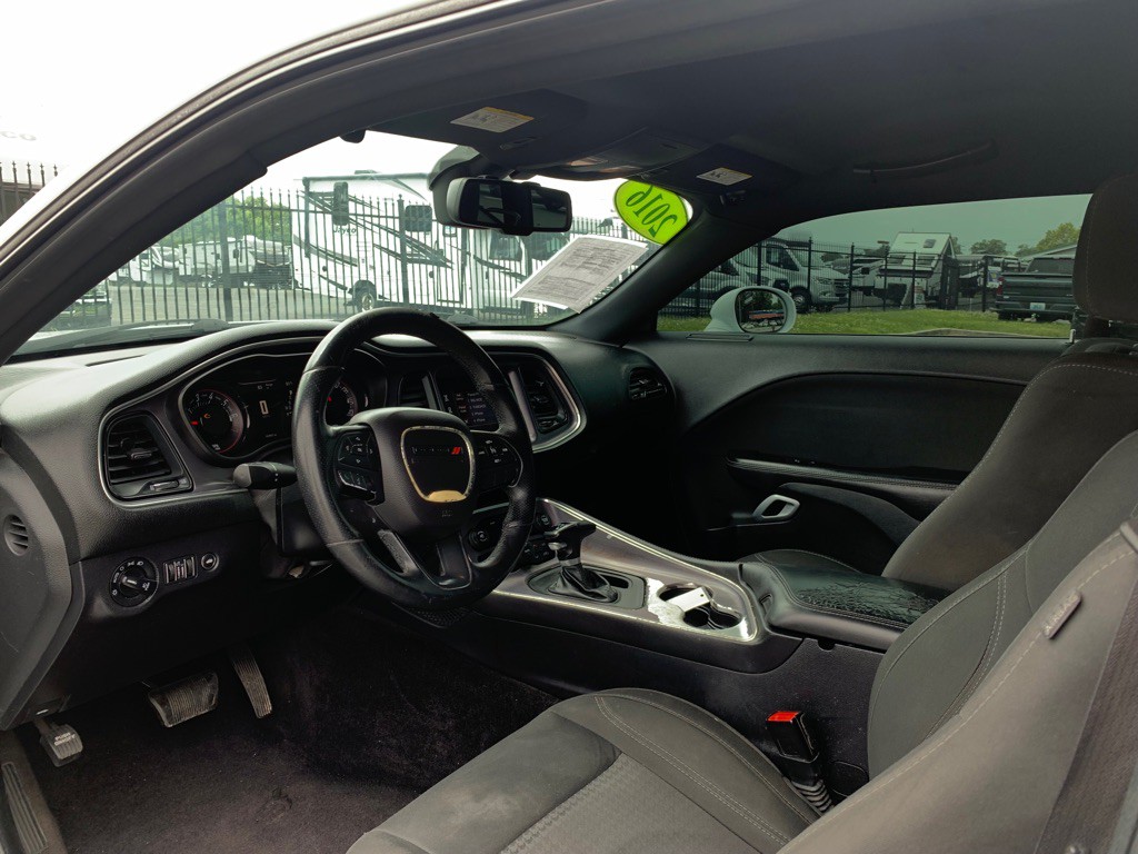 2016 Dodge Challenger Image 8