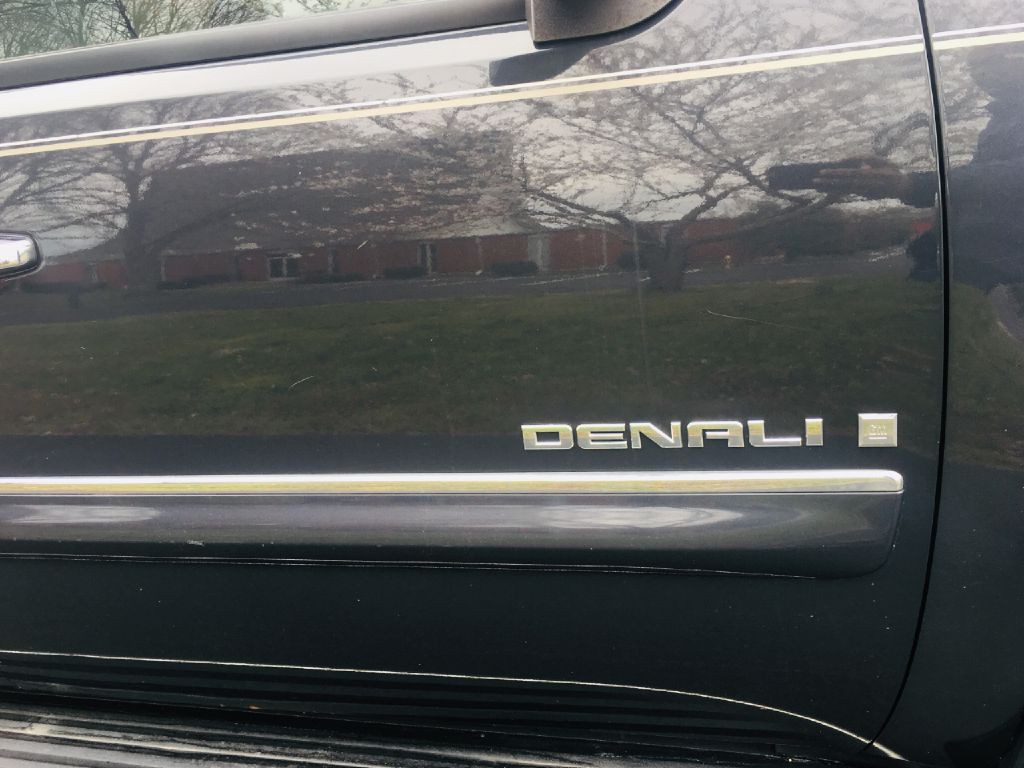 2008 GMC Yukon Image 8