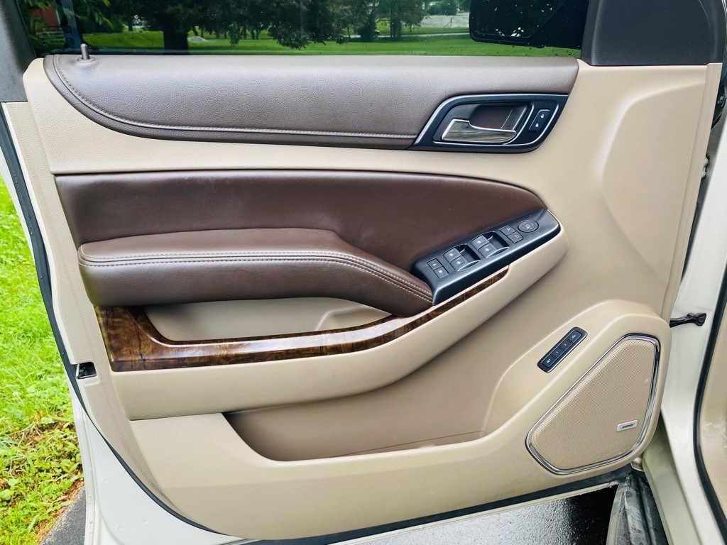 2015 Chevrolet Suburban Image 10