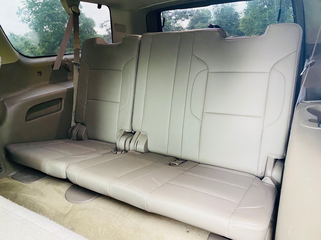 2015 Chevrolet Suburban Image 12