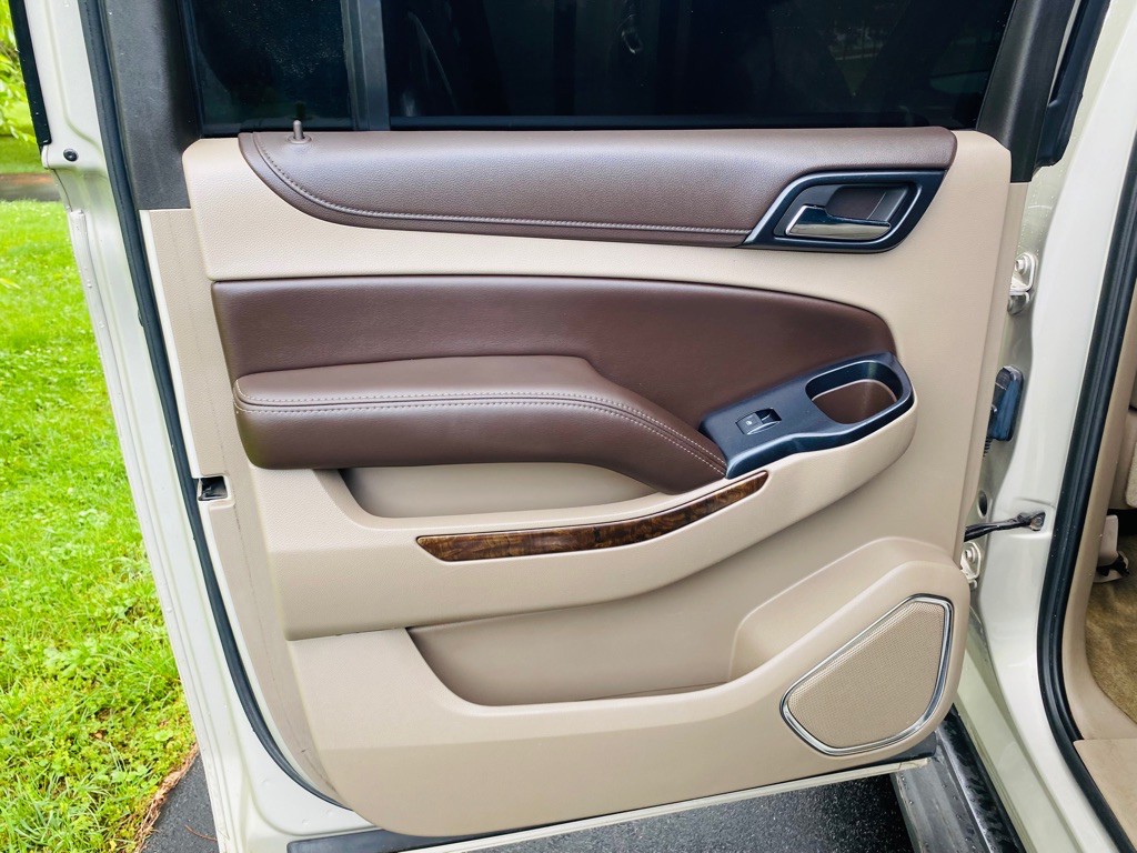 2015 Chevrolet Suburban Image 15