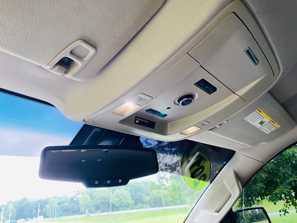 2015 Chevrolet Suburban Image 22