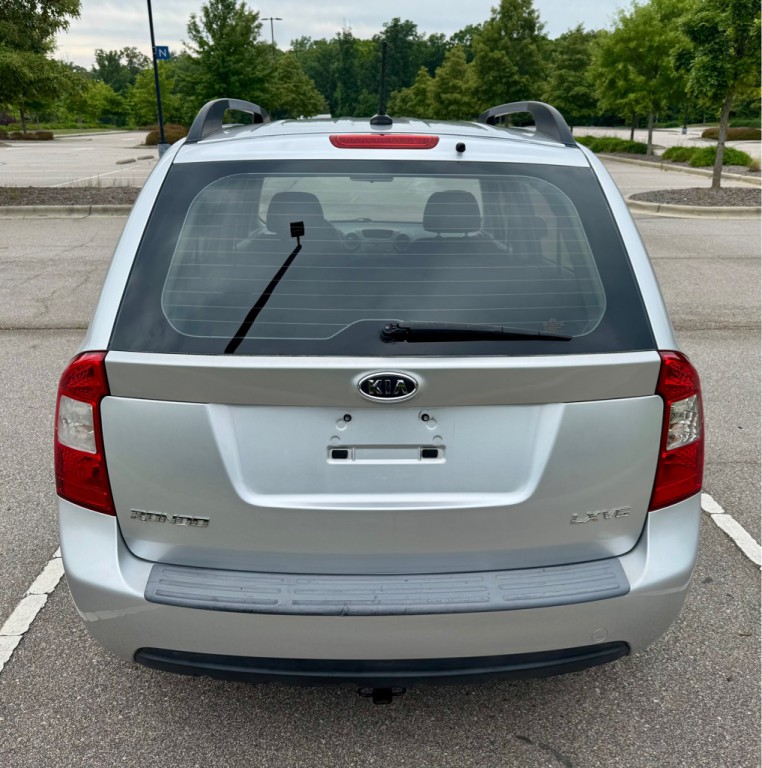 2009 Kia Rondo Image 6