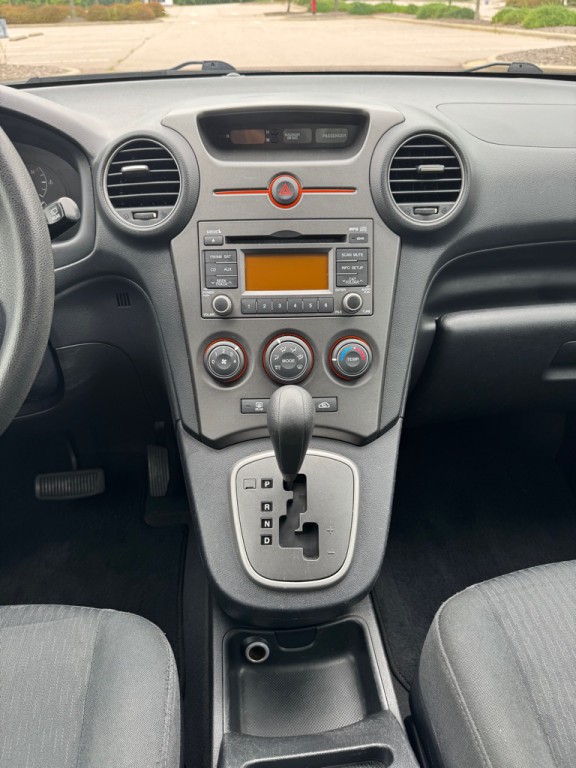 2009 Kia Rondo Image 20