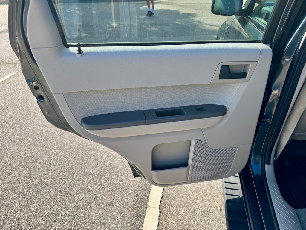 2008 Ford Escape Image 17