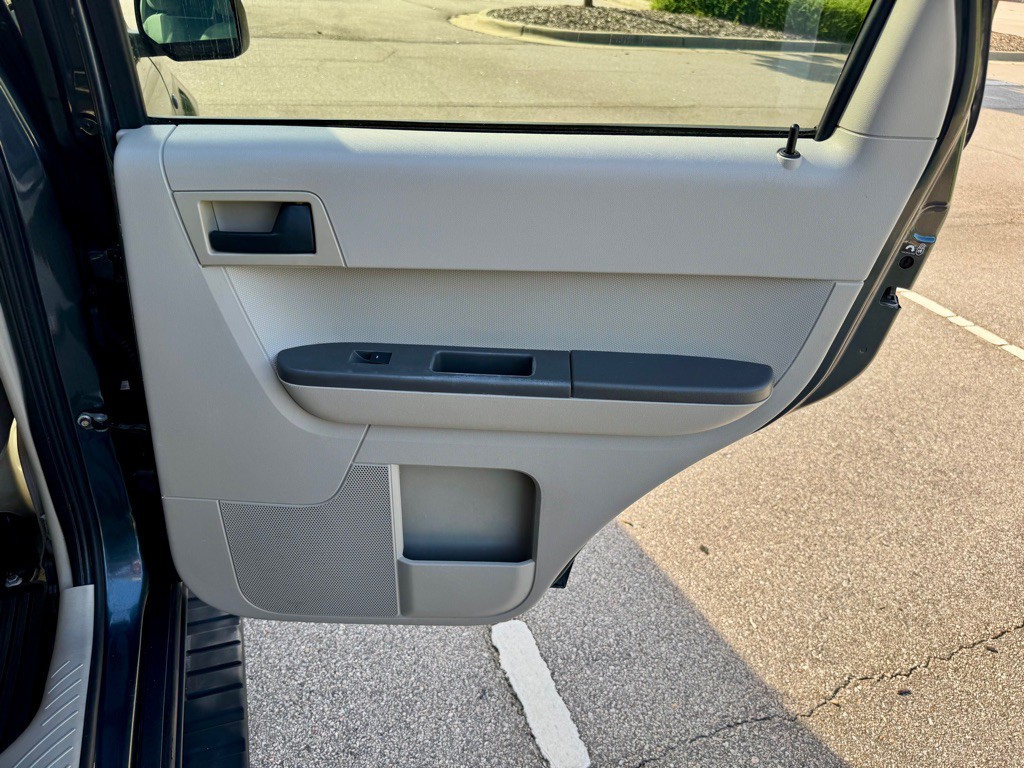 2008 Ford Escape Image 25