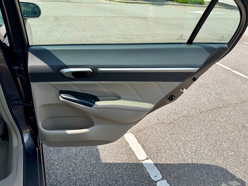 2010 Honda Civic Image 24