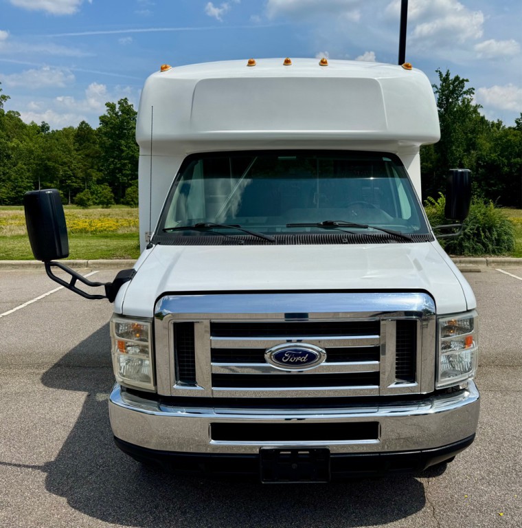 2012 Ford Econoline Image 2