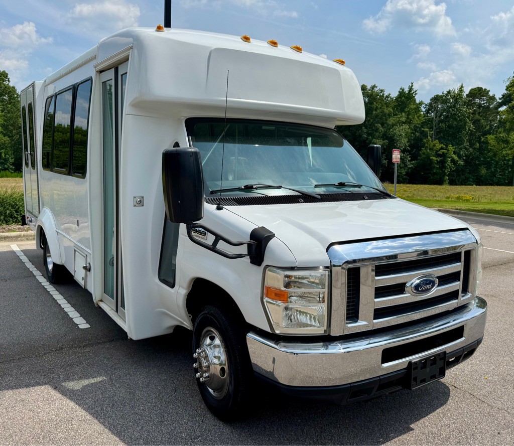 2012 Ford Econoline Image 3