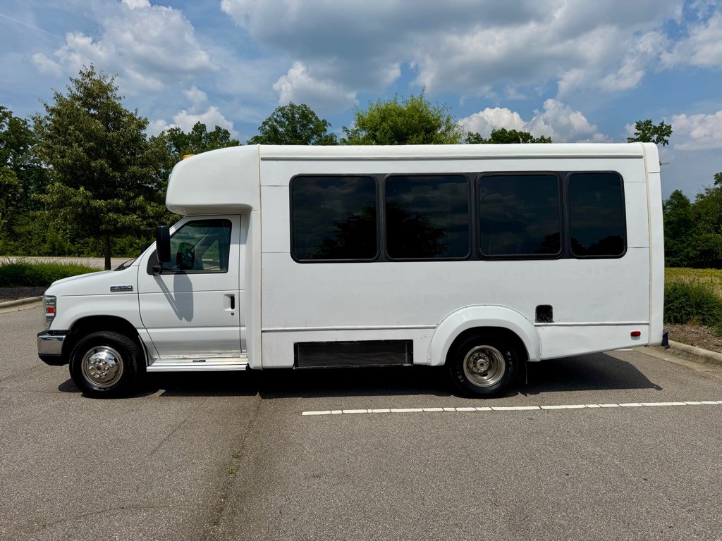 2012 Ford Econoline Image 8