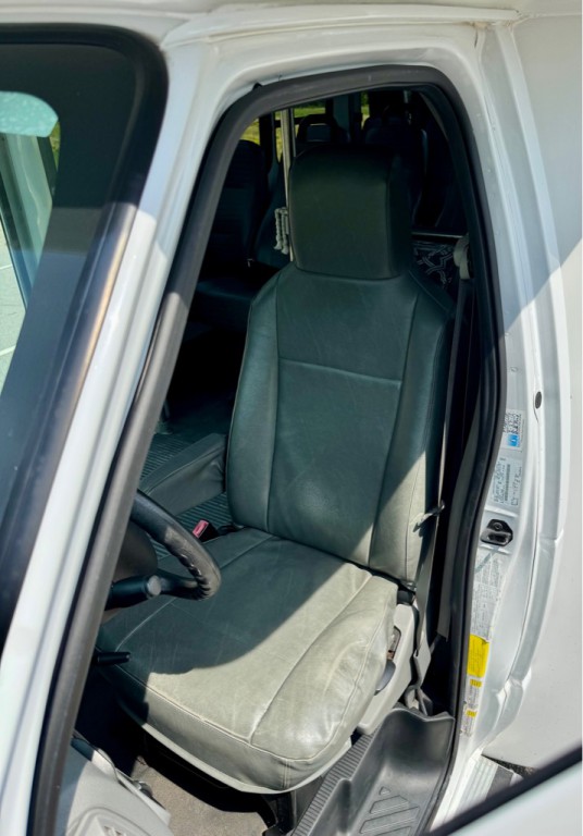 2012 Ford Econoline Image 10