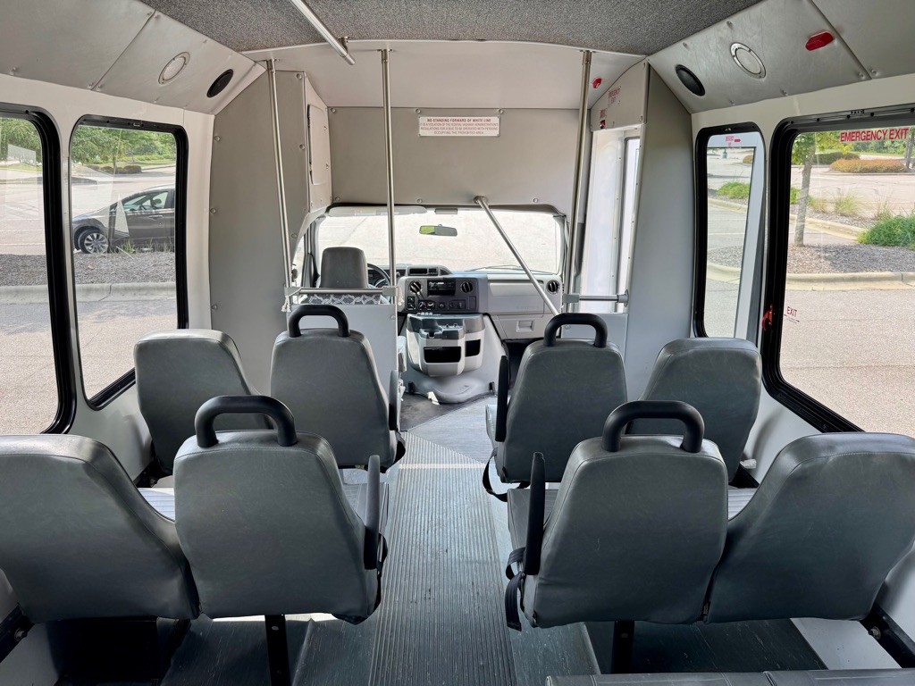 2012 Ford Econoline Image 16