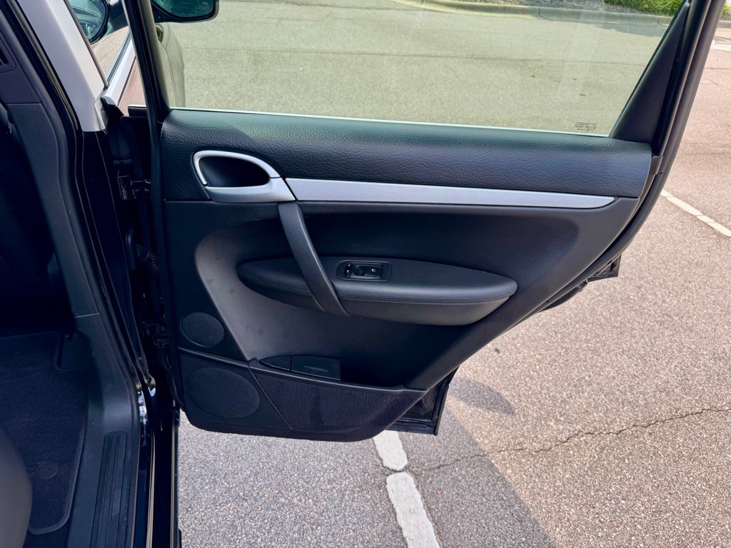 2009 Porsche Cayenne Image 24