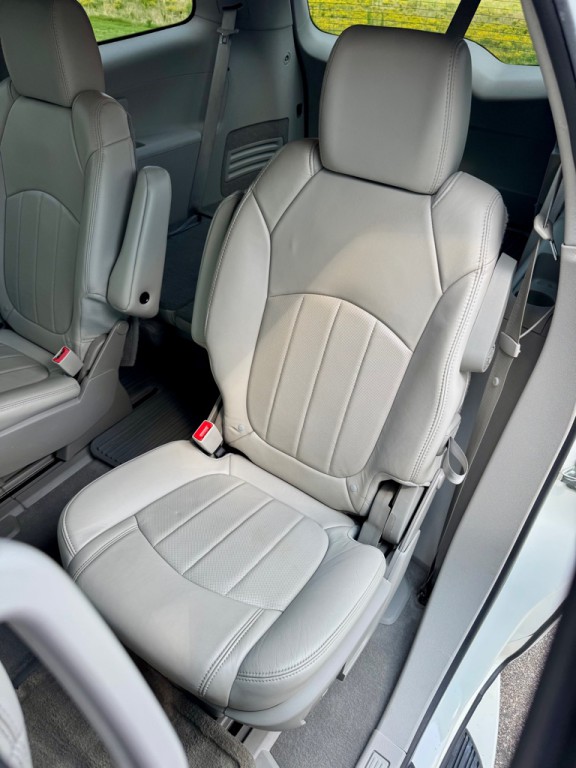 2014 Buick Enclave Image 15
