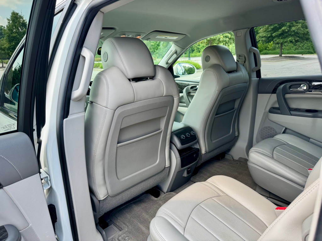 2014 Buick Enclave Image 17