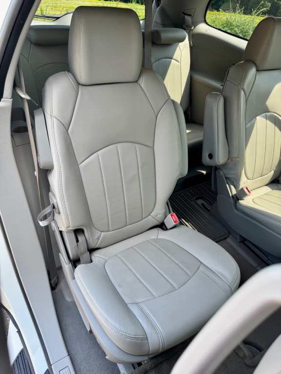 2014 Buick Enclave Image 24