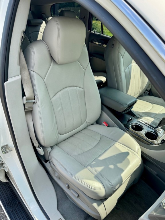 2014 Buick Enclave Image 28