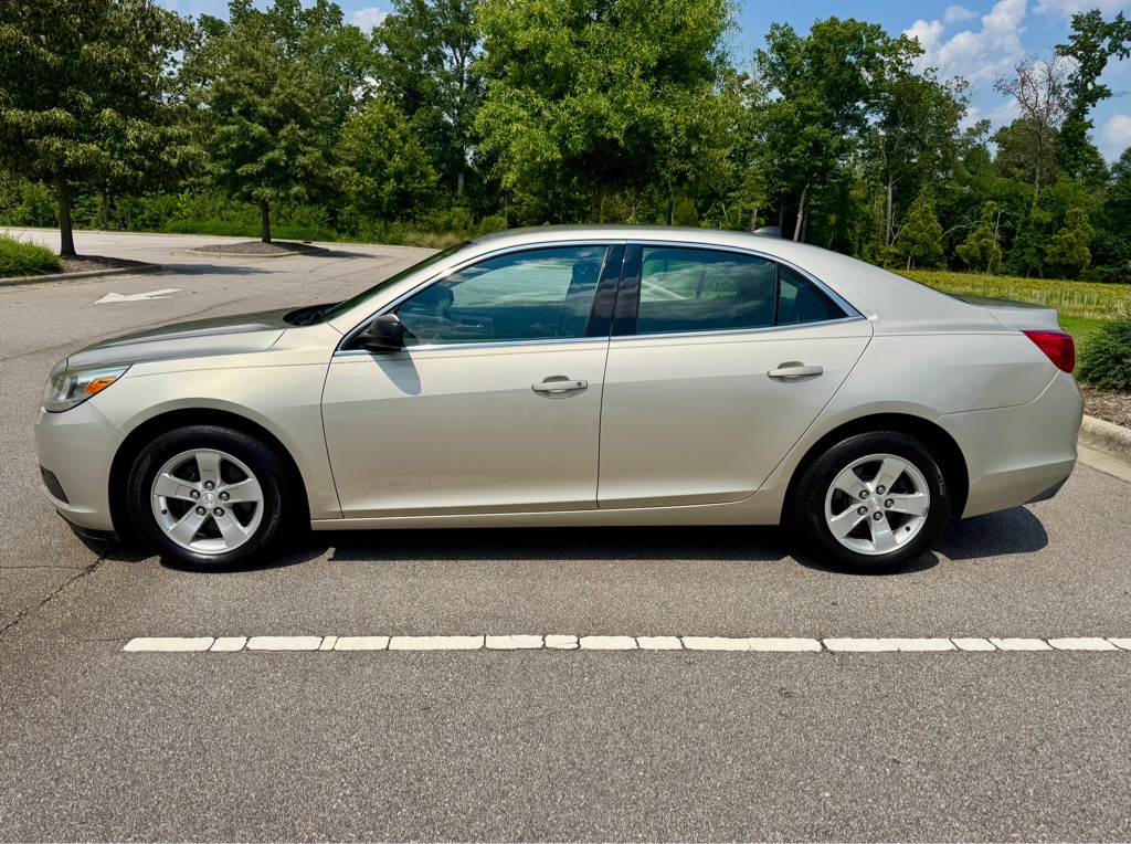 2013 Chevrolet Malibu Image 8