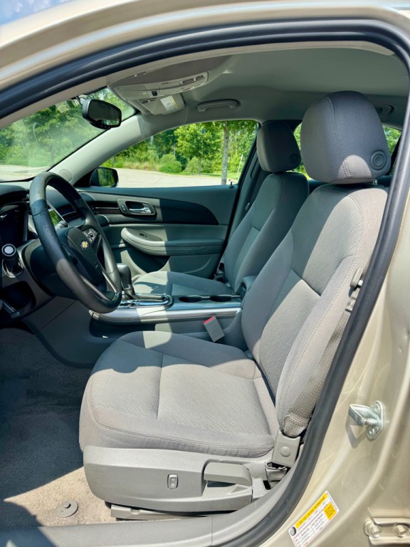 2013 Chevrolet Malibu Image 9