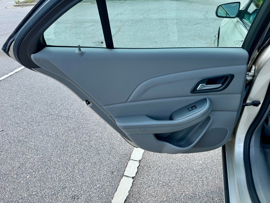2013 Chevrolet Malibu Image 16