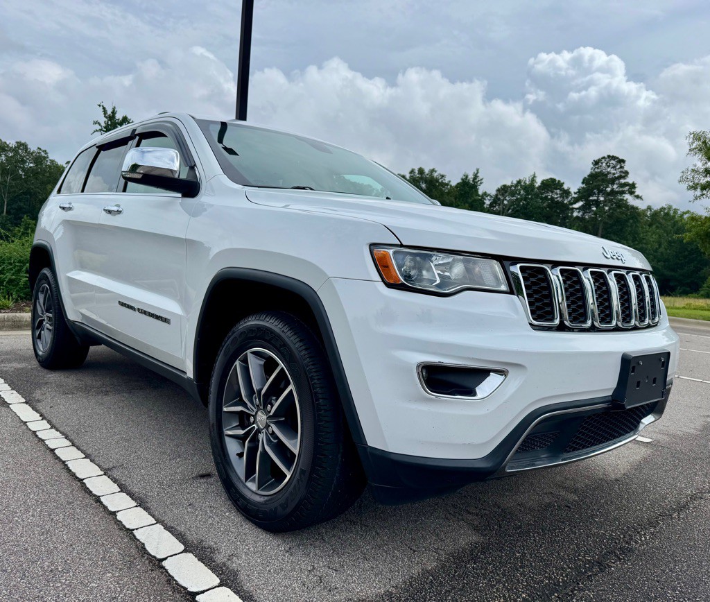 2017 Jeep Grand Cherokee Image 3