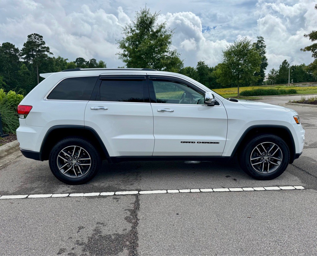 2017 Jeep Grand Cherokee Image 4