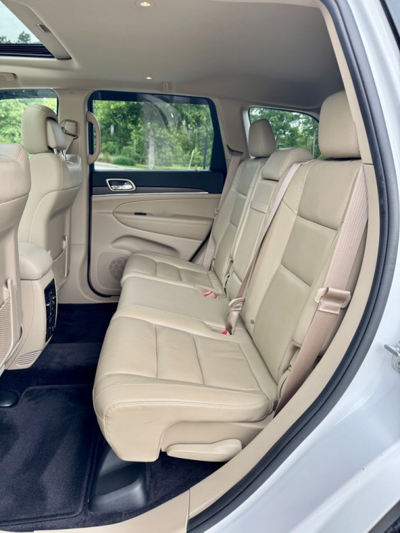 2017 Jeep Grand Cherokee Image 14