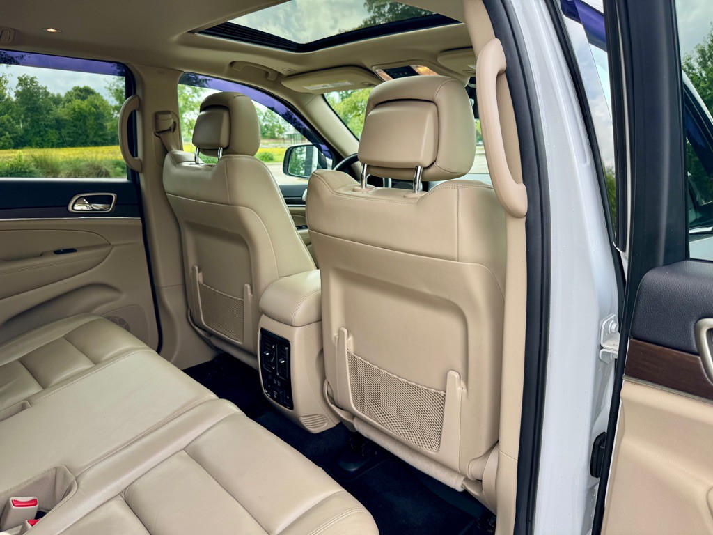 2017 Jeep Grand Cherokee Image 25