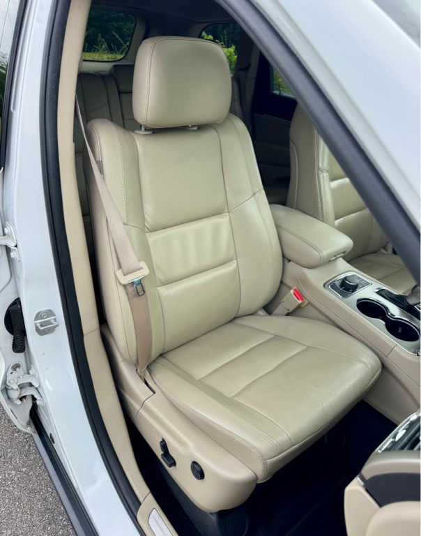 2017 Jeep Grand Cherokee Image 28