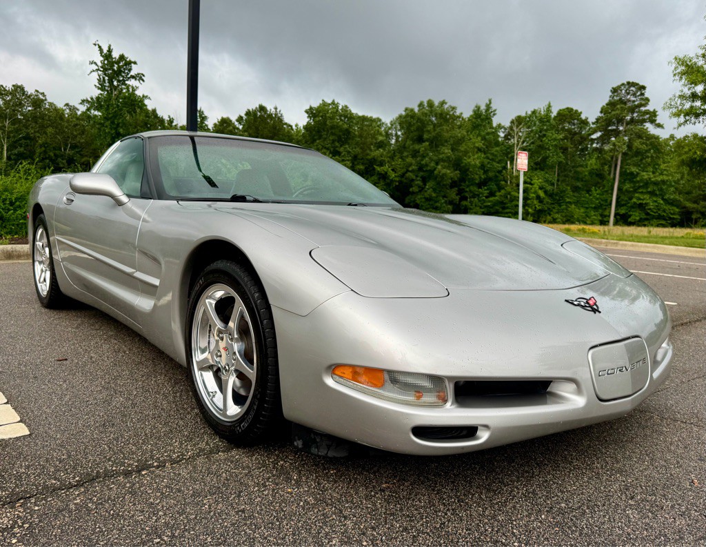 2004 Chevrolet Corvette Image 3