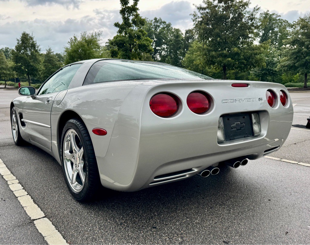 2004 Chevrolet Corvette Image 7