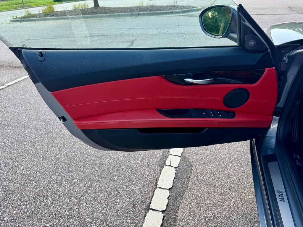 2009 BMW Z4 Image 13