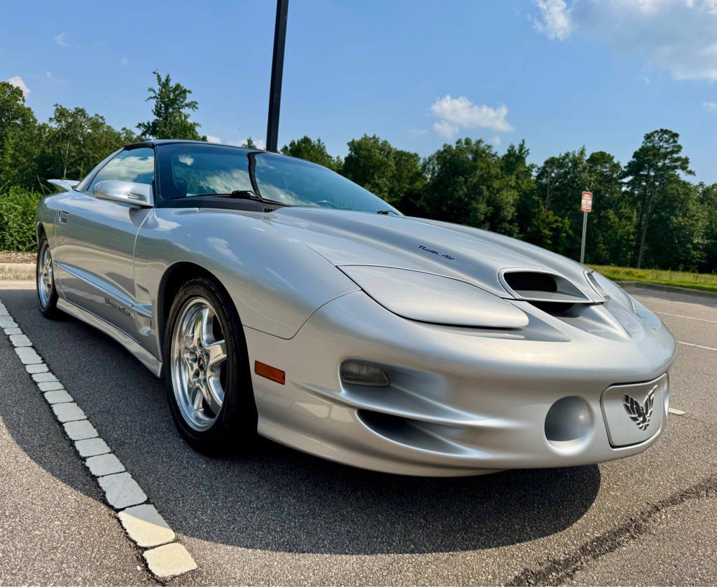 2002 Pontiac Firebird Image 3