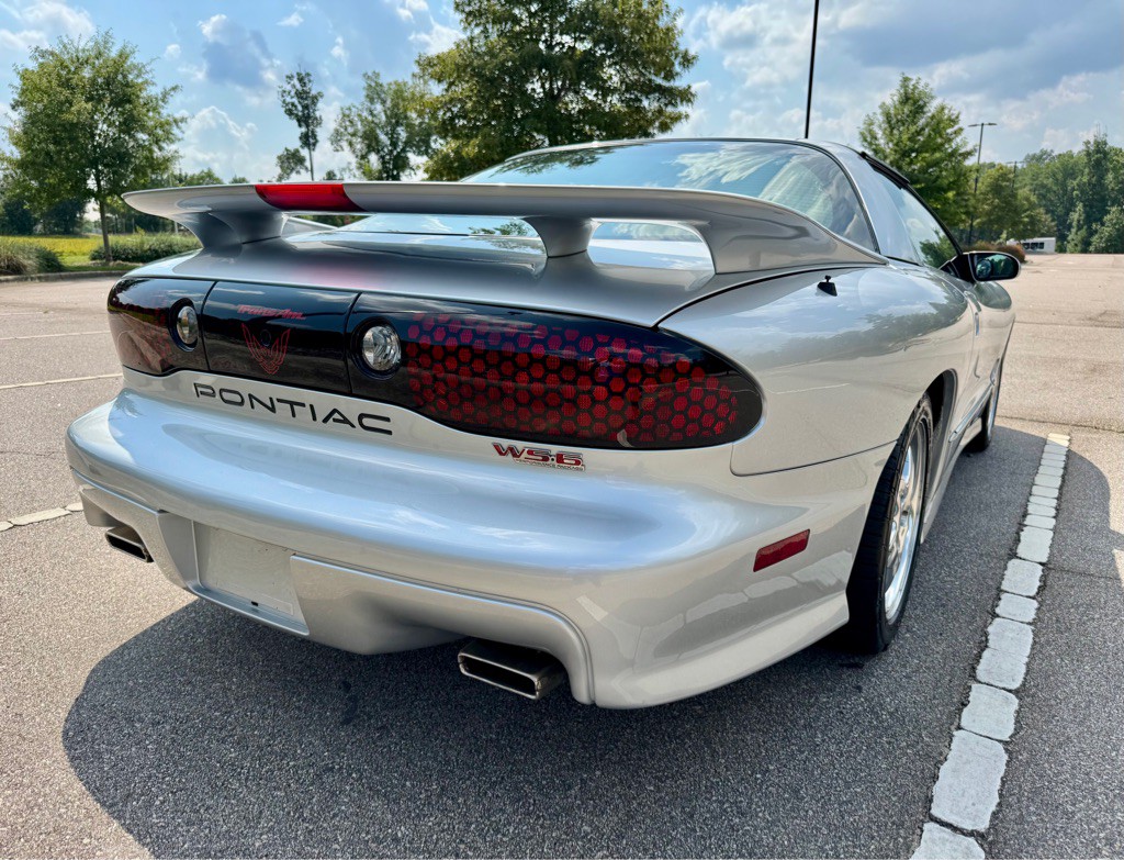 2002 Pontiac Firebird Image 5