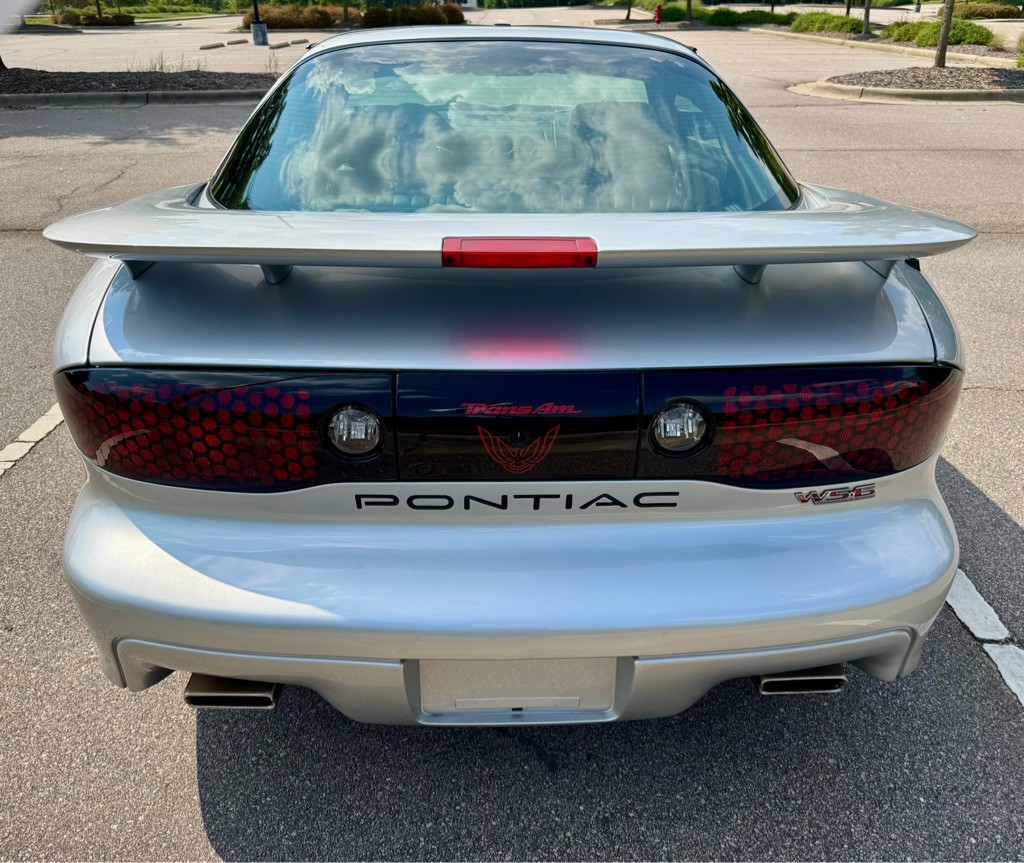 2002 Pontiac Firebird Image 6