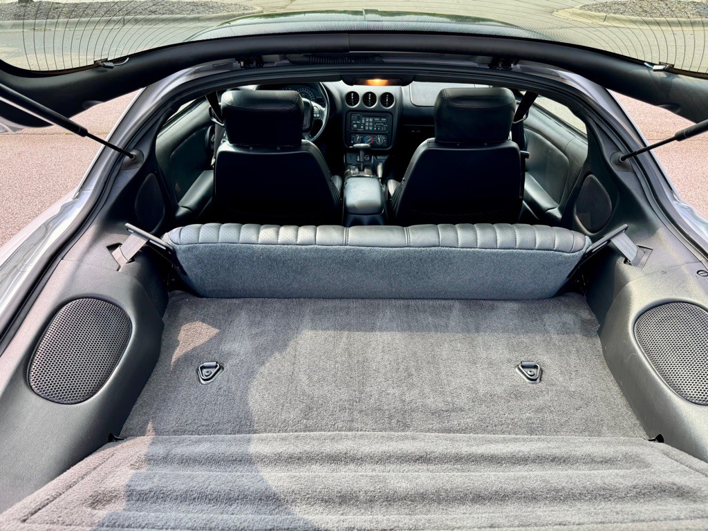 2002 Pontiac Firebird Image 18