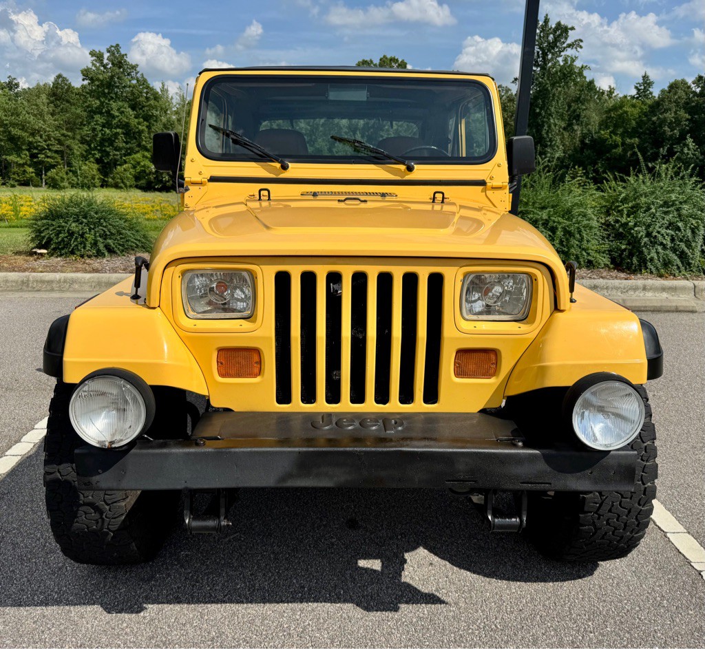 1987 Jeep Wrangler Image 2