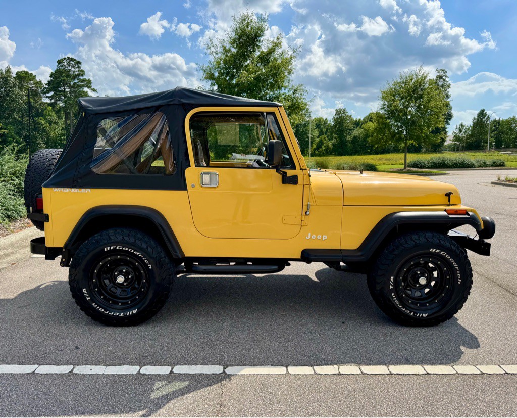 1987 Jeep Wrangler Image 4