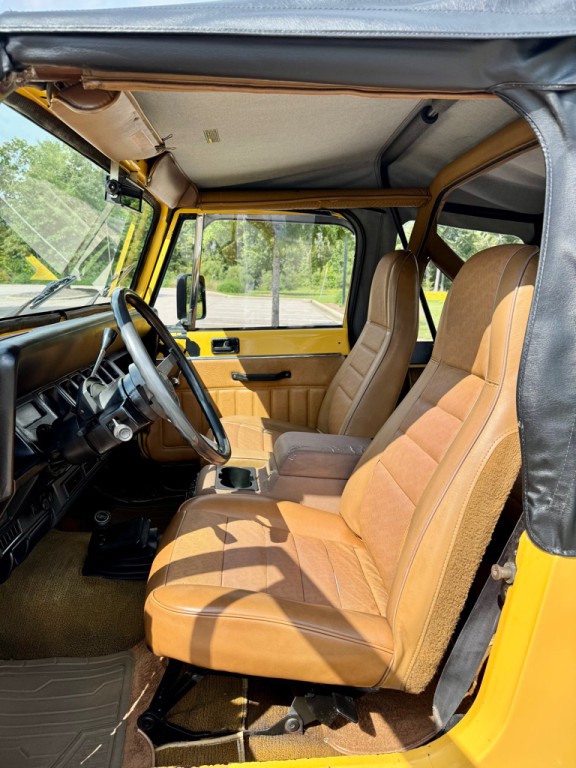 1987 Jeep Wrangler Image 10