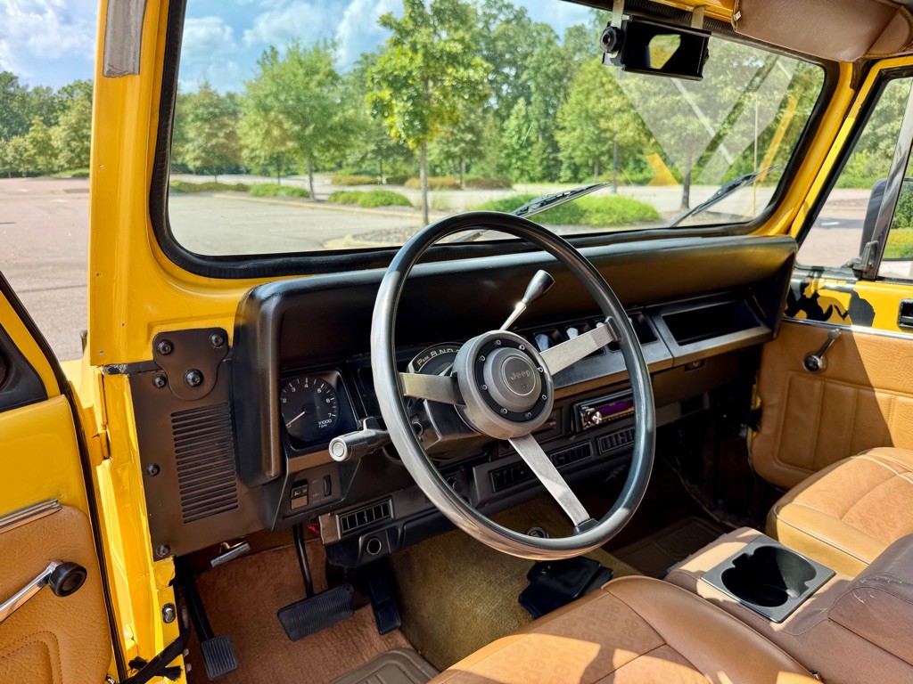 1987 Jeep Wrangler Image 12