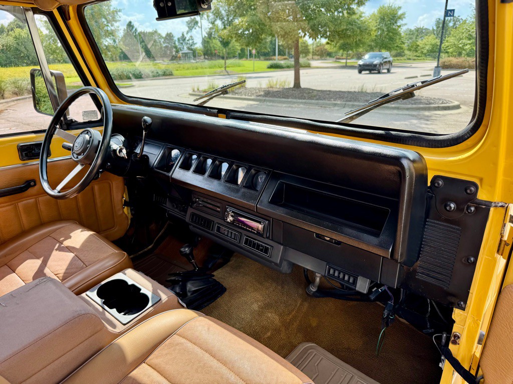 1987 Jeep Wrangler Image 15
