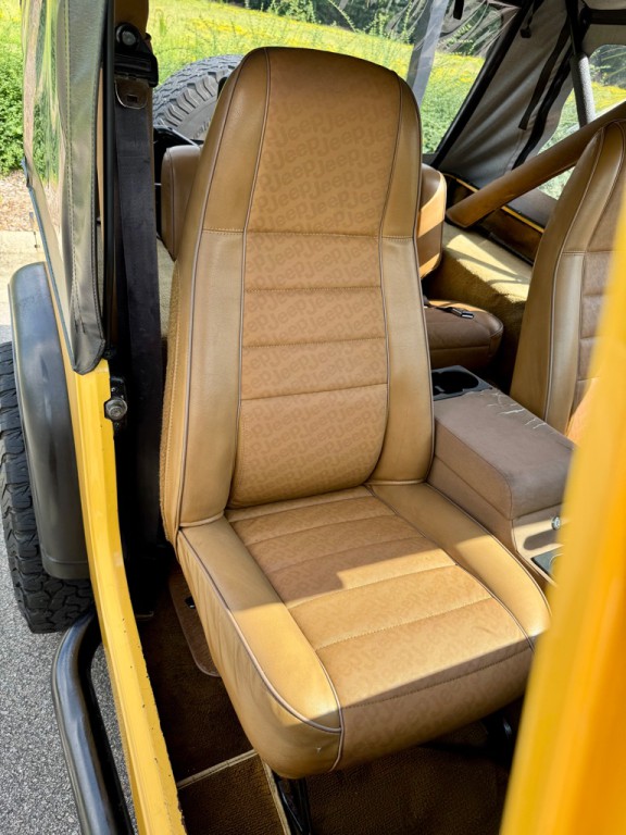1987 Jeep Wrangler Image 16