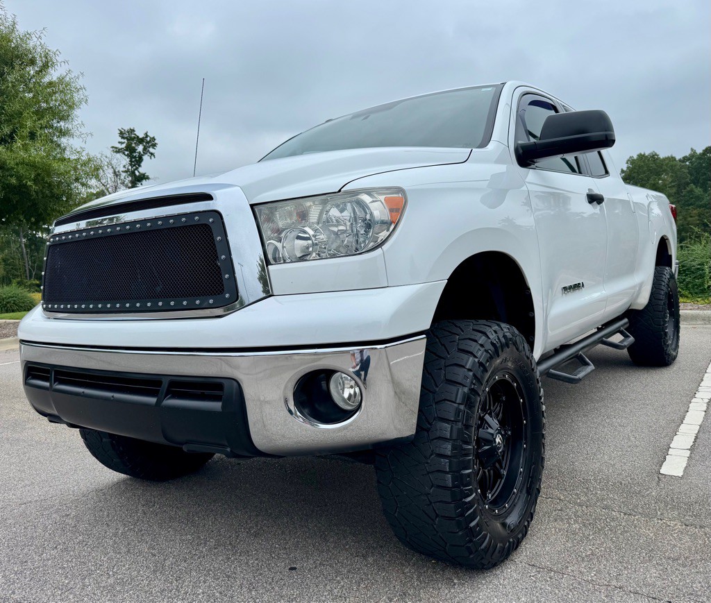 2010 Toyota Tundra Image 1