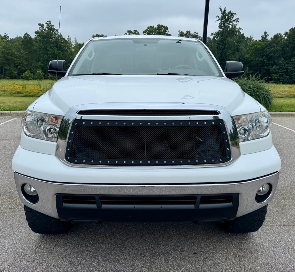 2010 Toyota Tundra Image 2