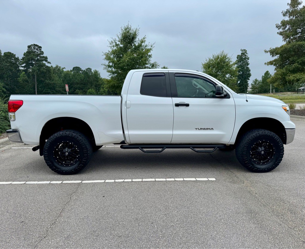 2010 Toyota Tundra Image 4