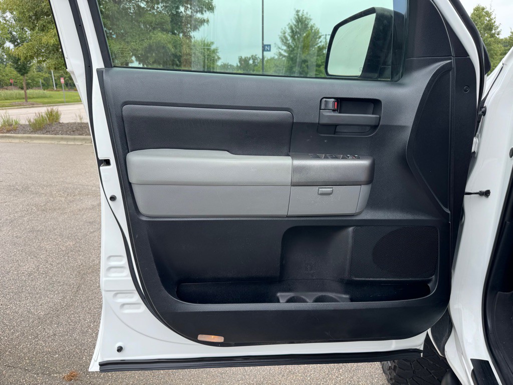 2010 Toyota Tundra Image 12